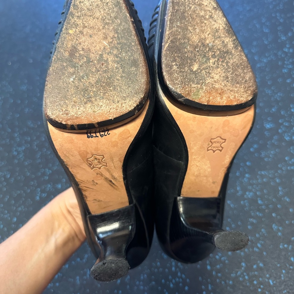 Via Spiga Black Leather Heels - Picture 8 of 11
